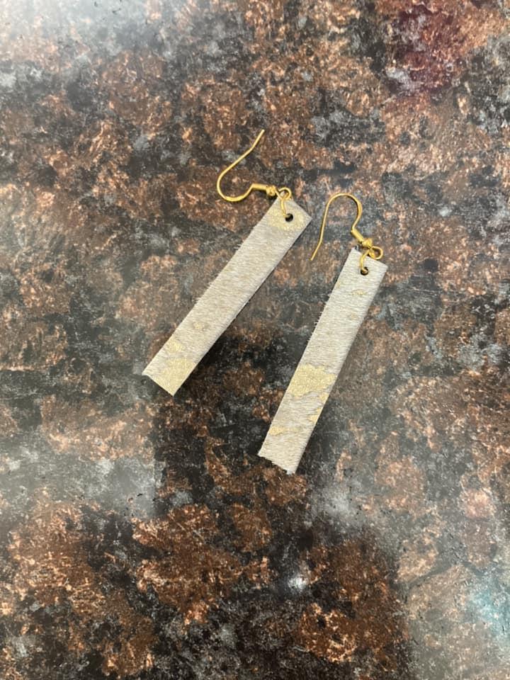2.5" Wh Leather Bar Earrings